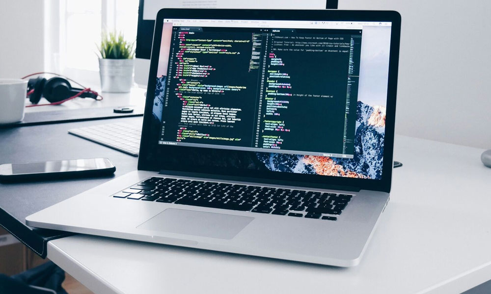 آترامگ :بهترین لپ تاپ برای برنامه نویسی